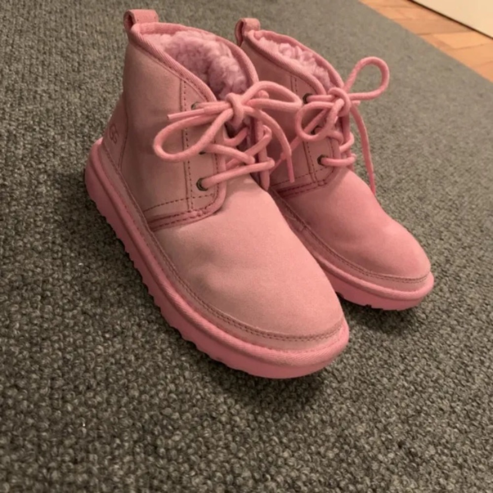 UGG®, the Kids' Neumel II Suede Booties: Size  13